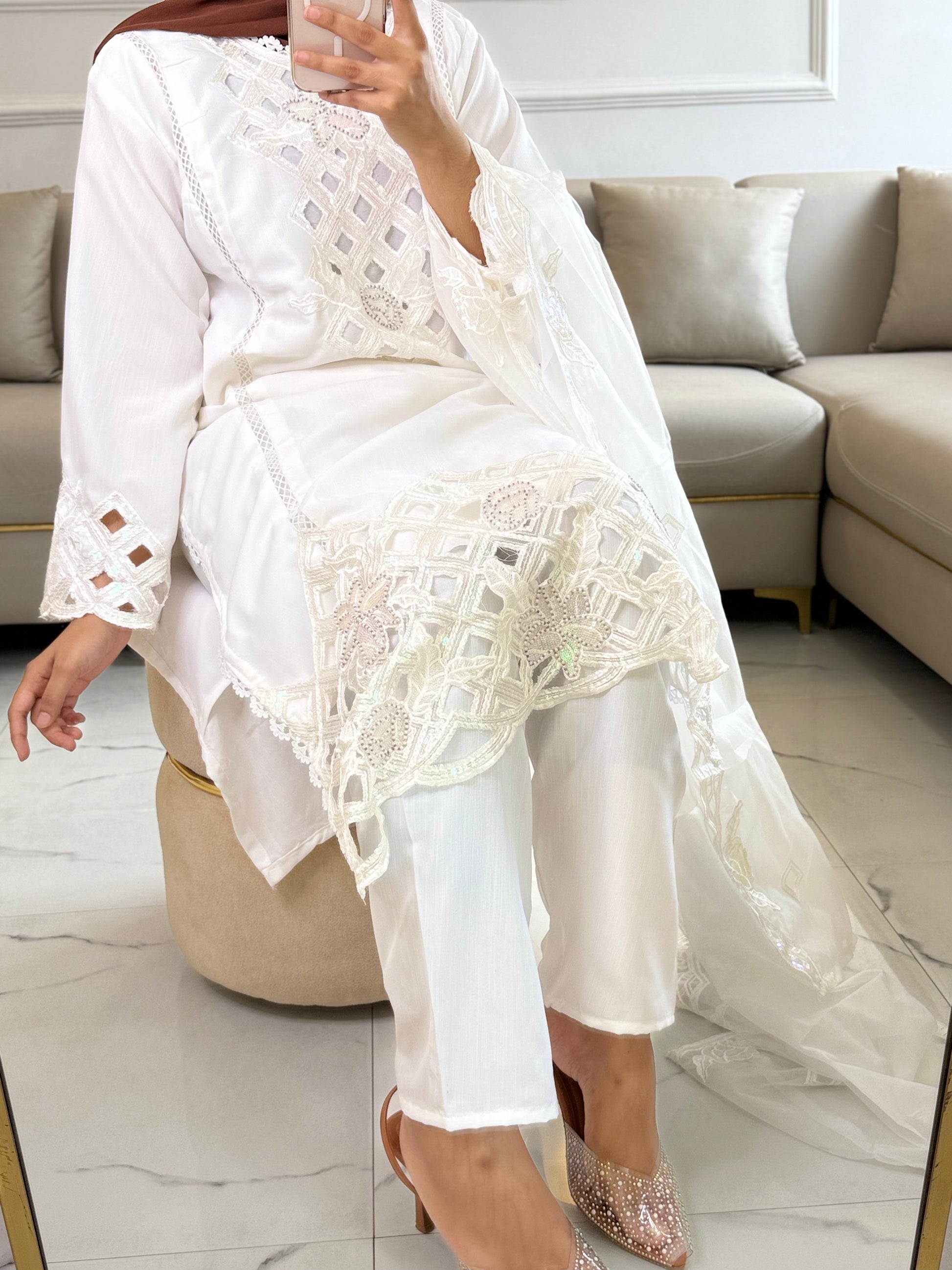 White bliss Cutwork luxury Prét.