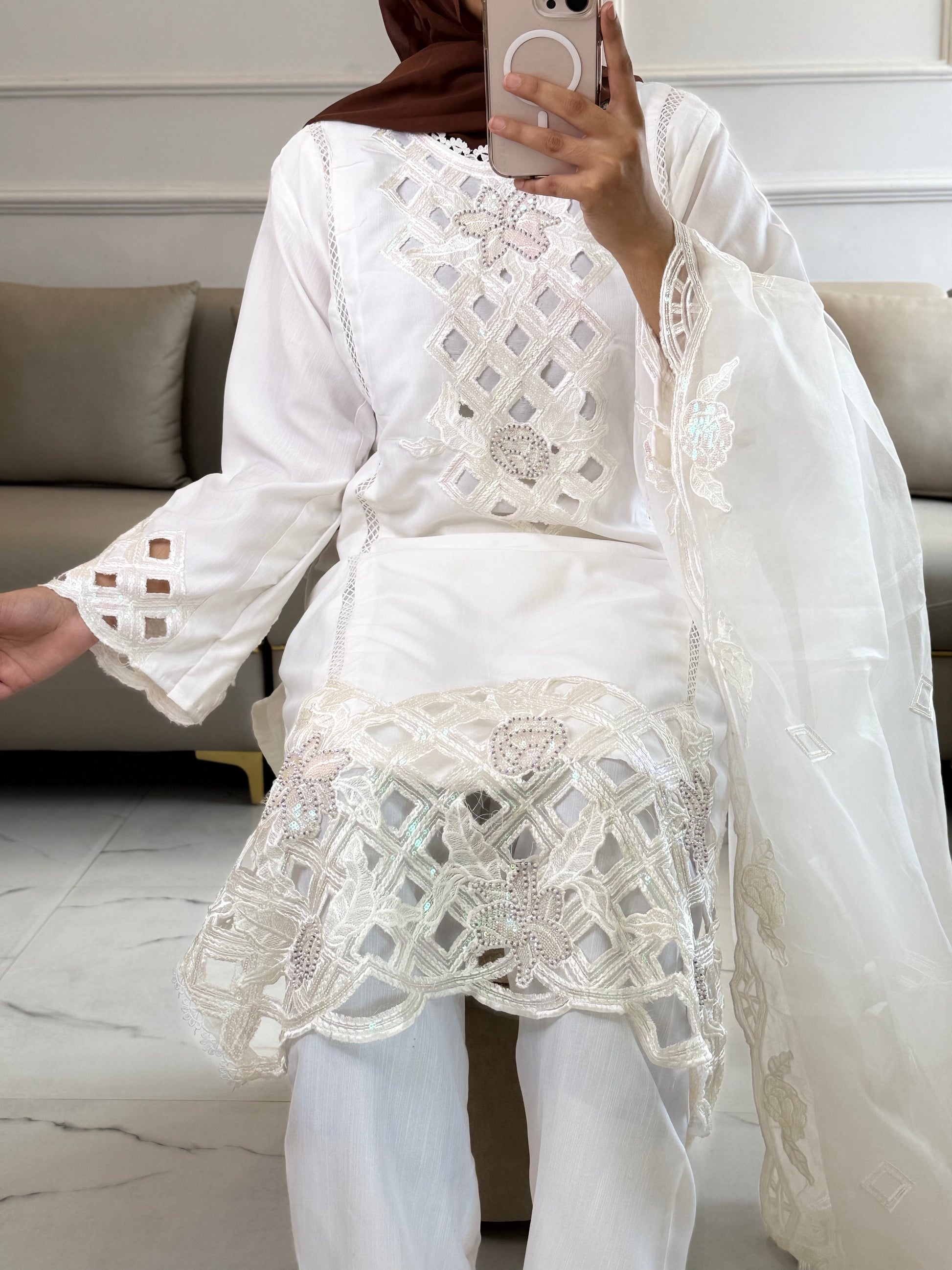 White bliss Cutwork luxury Prét.